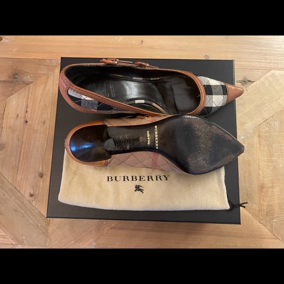Authentic Burberry high heels shoes size 39 - Picture 2 of 5